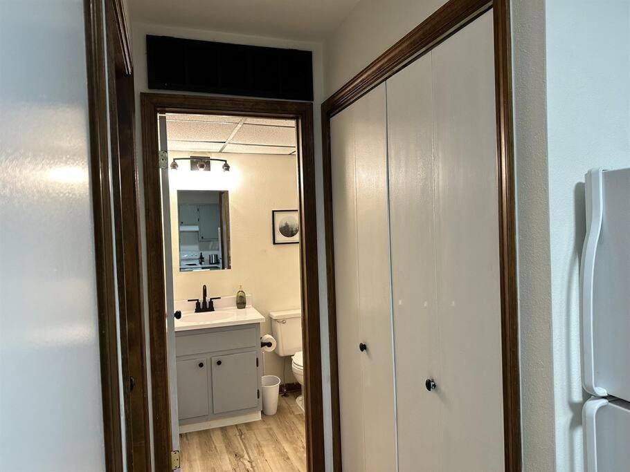 Capital Suite On 6Th Street - King Bed / Downtown! Springfield Exterior photo