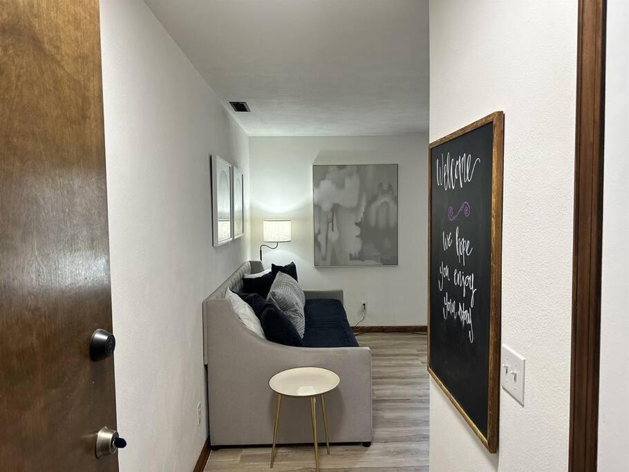 Capital Suite On 6Th Street - King Bed / Downtown! Springfield Exterior photo